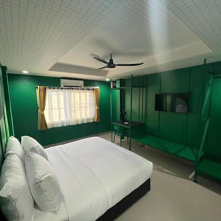 Sari Boutique Hotel Patong Luaran gambar